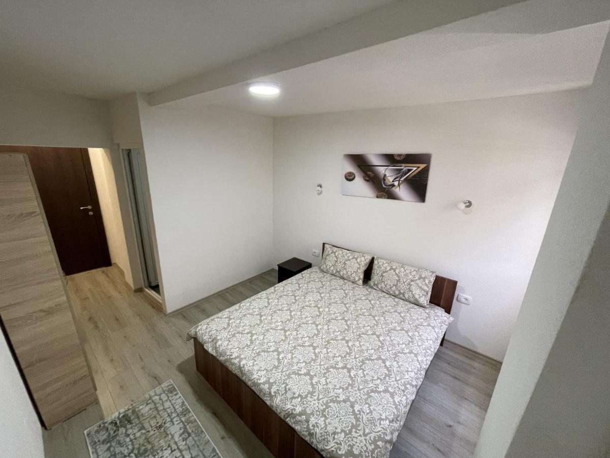 Vila 5 Hotel Prilep Exterior photo